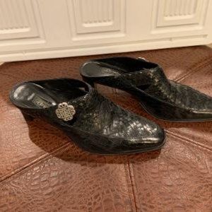 Brighton Ladies Woven Black Leather Mule Size 9.5